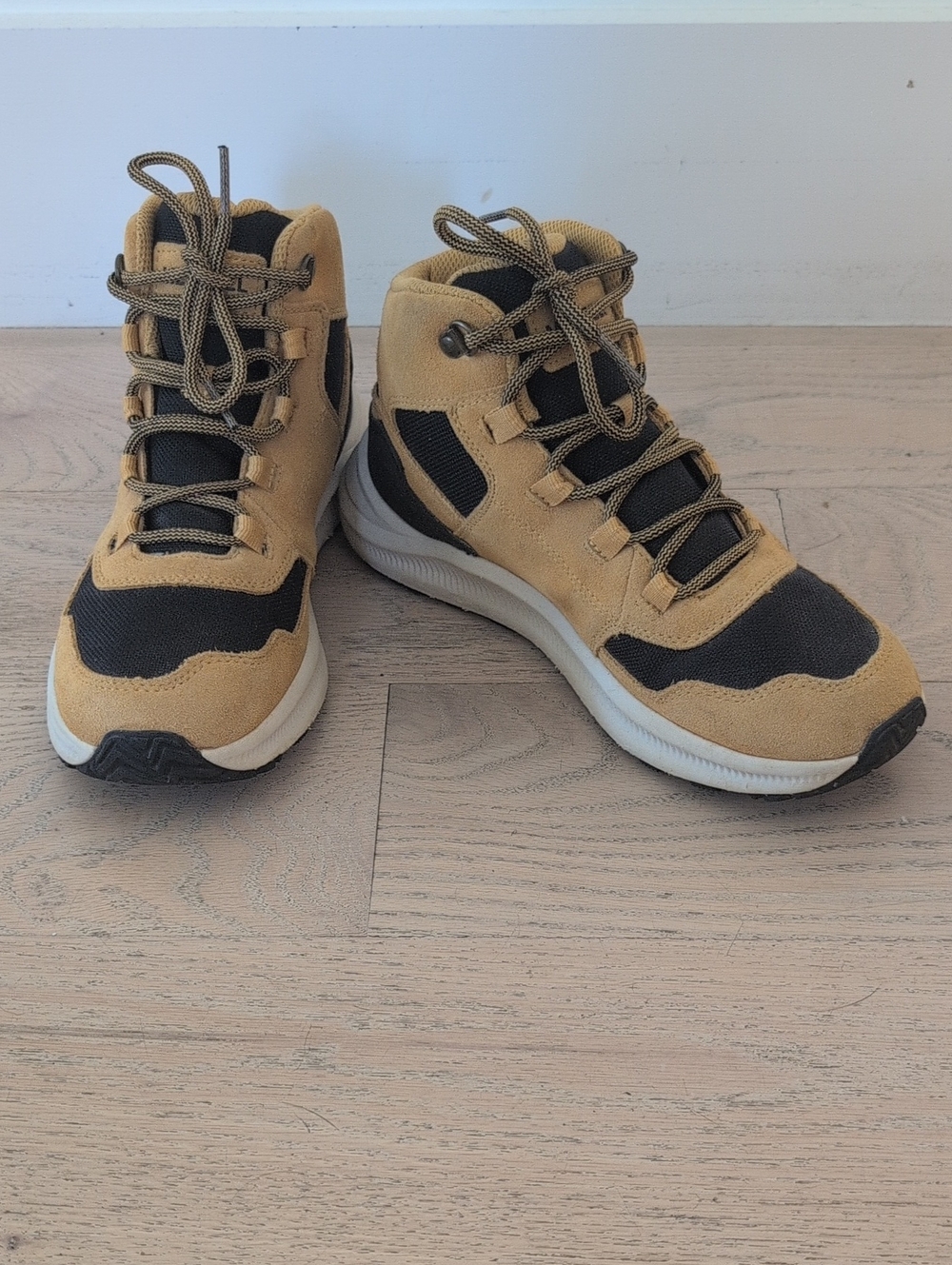Merrell Waterproof Hiking Boots Kids Size 5